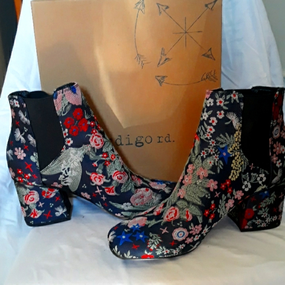 Indigo Rd Floral Embroidered Booties